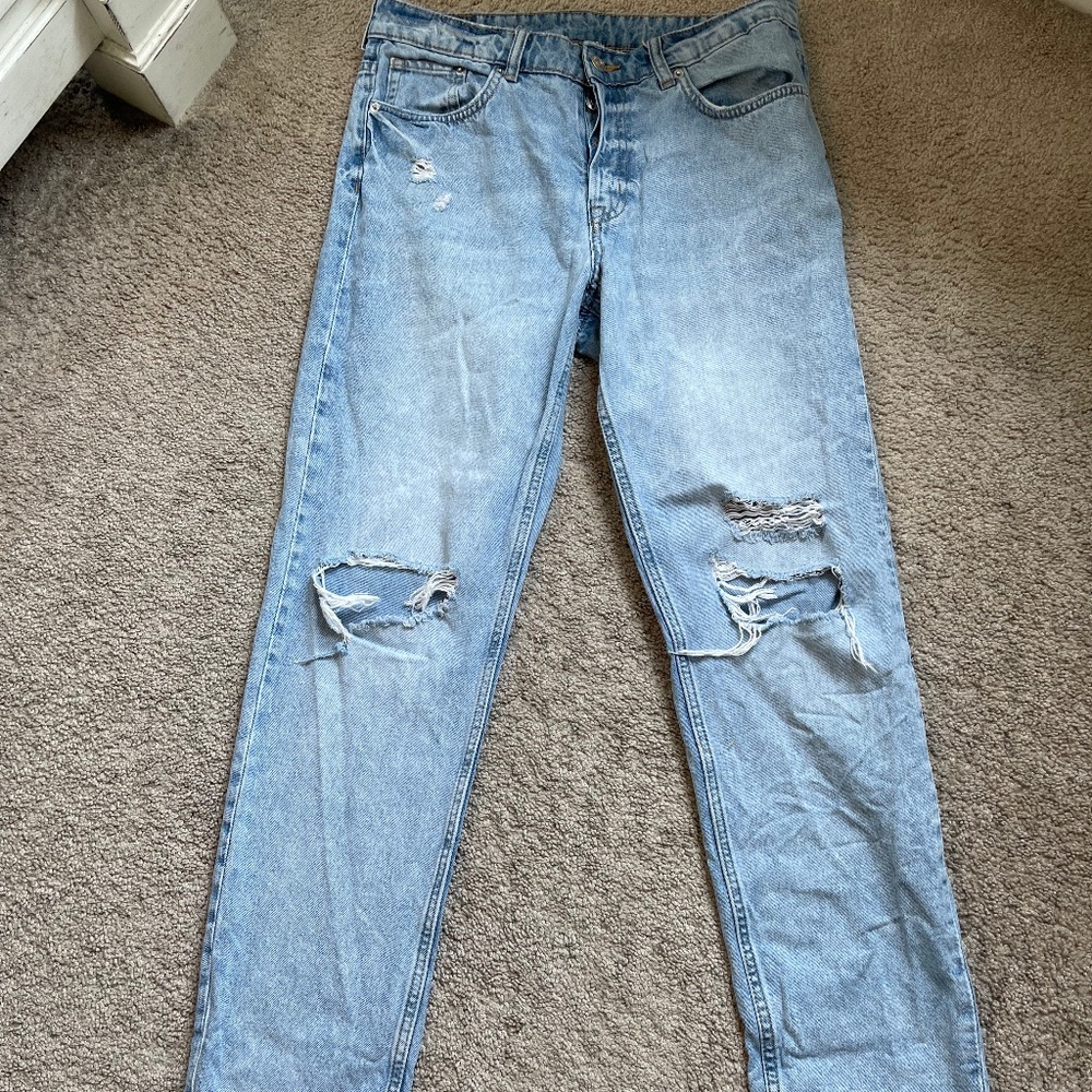 H&M Divided Distressed Women's Size 6 Jeans